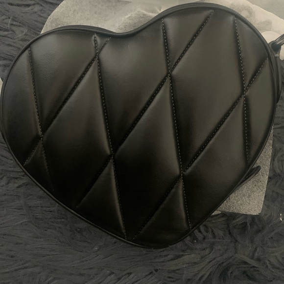 NWT coach heart shaped leather crossbody bag - Picture 10 of 11